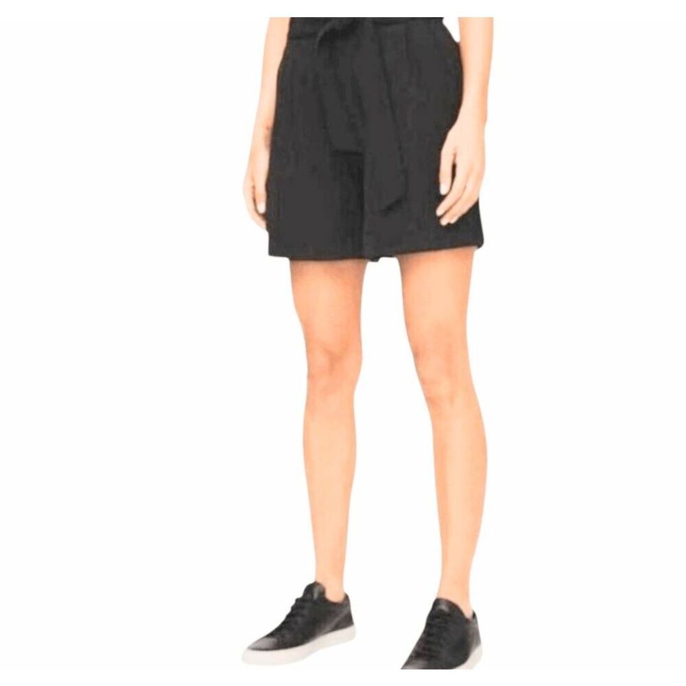 LULULEMON ATHLETICA Noir Hi-Rise Short 5.5' Size 2